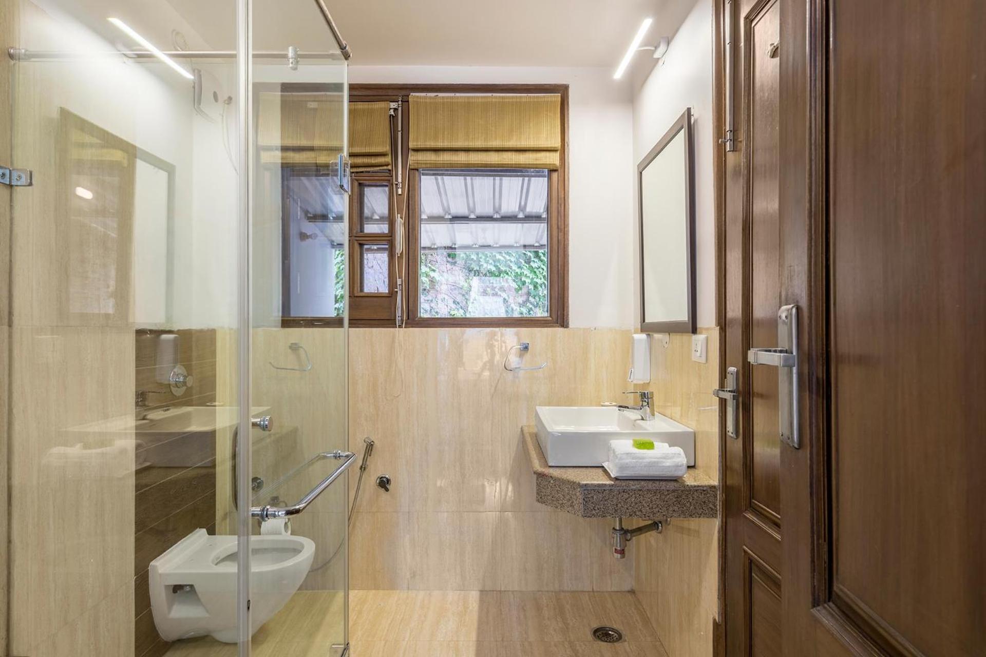 Stayvista At Bellevue With Outdoor Jacuzzi 卡绍利 外观 照片